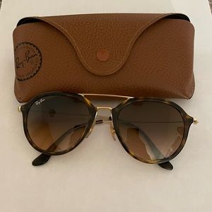 Women’s Ray-ban Sunglasses- Lightweight